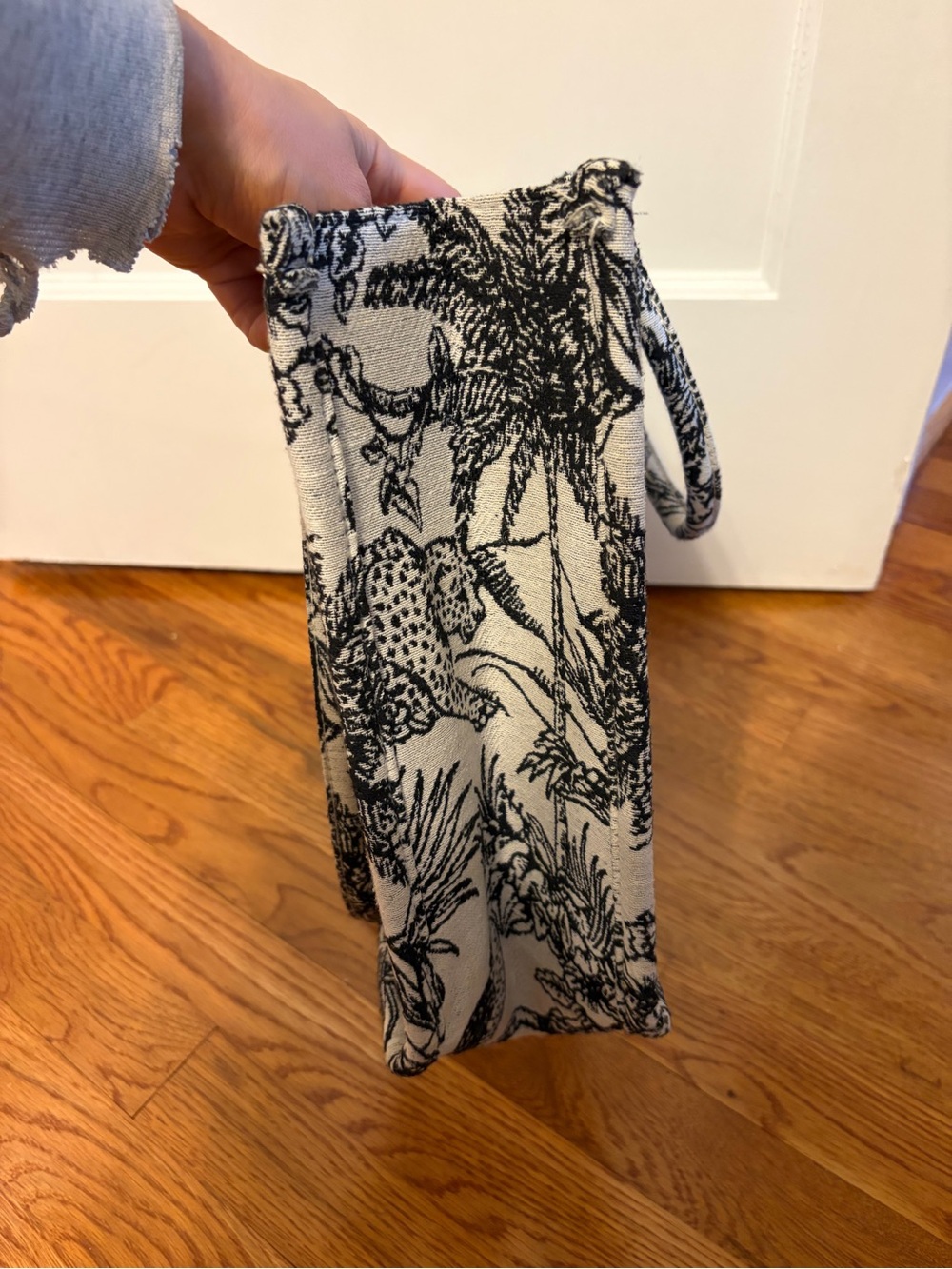Jungle Print Tote Bag - Picture 4 of 4